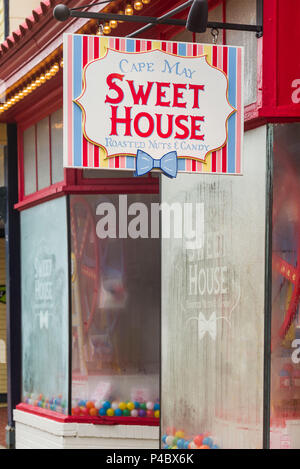 USA, New Jersey, Cape May, Washington Street Mall, Cape May Sweet House, candy shop Stock Photo