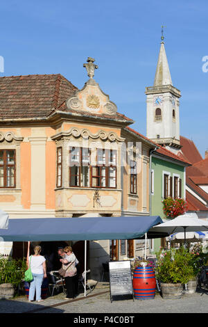 Rust, Rathausplatz (Main Square), catholic church, restaurant, Neusiedler See (Lake Neusiedl), Burgenland, Austria Stock Photo