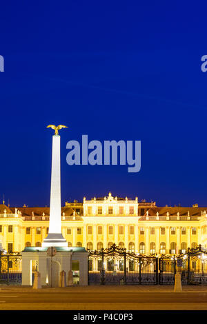 Vienna, castle Schönbrunn Palace Schloss from outside main entrance, 13. Hietzing, Wien, Austria Stock Photo