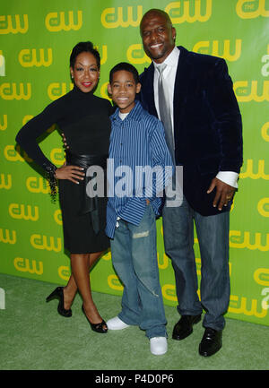 Tichina Arnold, Tyler james Williams and Terry Crews ( Everybody hates Chris ) arriving at the CW tca Winter Party at the Ritz Carlton Pasadena In Los Angeles. January 19, 2007.  eye contact smile full length           -            ArnoldT WilliamsTJ CrewsT010.jpgArnoldT WilliamsTJ CrewsT010  Event in Hollywood Life - California, Red Carpet Event, USA, Film Industry, Celebrities, Photography, Bestof, Arts Culture and Entertainment, Topix Celebrities fashion, Best of, Hollywood Life, Event in Hollywood Life - California, Red Carpet and backstage, movie celebrities, TV celebrities, Music celebri Stock Photo