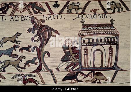 DETALLE DEL TAPIZ DE BAYEUX - CONQUISTA DE INGLATERRA POR PARTE DE LOS NORMANDOS - SIGLO XI - CIUDADANOS DIRIGIENDOSE A UNA IGLESIA. Location: CENTRO GUILLERMO EL CONQUISTADOR, BAYEUX, FRANCE. Stock Photo