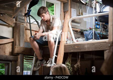 Original Film Title: THE KINGS OF SUMMER.  English Title: THE KINGS OF SUMMER.  Film Director: JORDAN VOGT-ROBERTS.  Year: 2014.  Stars: NICK ROBINSON. Credit: BIG BEACH FILMS/LOW SPARK FILMS / Album Stock Photo