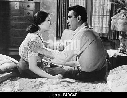 Original Film Title: THE BLACK ORCHID.  English Title: THE BLACK ORCHID.  Film Director: MARTIN RITT.  Year: 1958.  Stars: ANTHONY QUINN; INA BALIN. Credit: PARAMOUNT PICTURES / Album Stock Photo