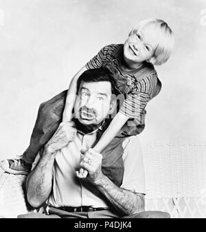 Original Film Title: DENNIS THE MENACE.  English Title: DENNIS THE MENACE.  Film Director: NICK CASTLE.  Year: 1993.  Stars: WALTER MATTHAU; MASON GAMBLE. Credit: WARNER BROTHERS / Album Stock Photo