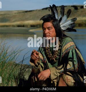 Original Film Title: DANCES WITH WOLVES.  English Title: DANCES WITH WOLVES.  Film Director: KEVIN COSTNER.  Year: 1990.  Stars: GRAHAM GREENE. Credit: ORION PICTURES / Album Stock Photo