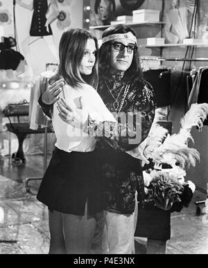 Original Film Title: I LOVE YOU, ALICE B. TOKLAS.  English Title: I LOVE YOU, ALICE B. TOKLAS.  Film Director: HY AVERBACK.  Year: 1968.  Stars: PETER SELLERS; LEIGH TAYLOR-YOUNG. Credit: WARNER BROTHERS / Album Stock Photo