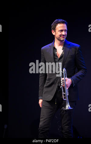 Wetzlar, Germany. 16th June, 2018. Till Brönner (right), German jazz trumpeter and photographer, is playing at surprise concert on official opening weekend for new Leitz-Park III at Leica Camera headquarter. Credit: Christian Lademann Stock Photo