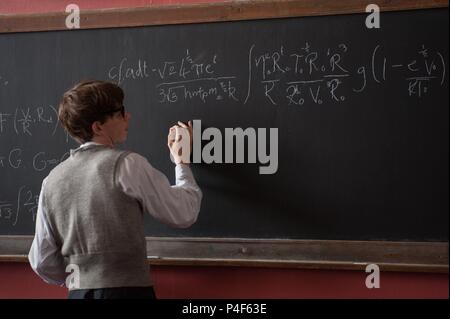 Original Film Title: THE THEORY OF EVERYTHING.  English Title: THE THEORY OF EVERYTHING.  Film Director: JAMES MARSH.  Year: 2014.  Stars: EDDIE REDMAYNE. Credit: WORKING TITLE FILMS / Album Stock Photo