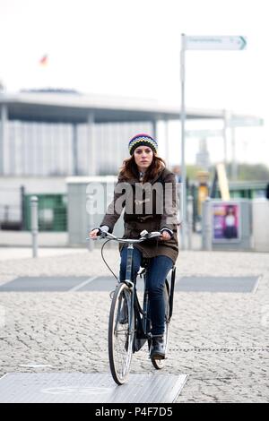 Original Film Title: PERDIENDO EL NORTE.  English Title: PERDIENDO EL NORTE.  Film Director: NACHO G. VELILLA.  Year: 2015.  Stars: BLANCA SUAREZ. Credit: PRODUCCINES APARTE/ATRESMEDIA CINE/TELEFONICA STUDIOS / Album Stock Photo