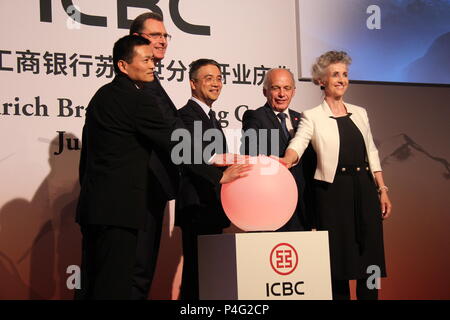 Zurich, Switzerland. 21st June, 2018. Gu Shu (3rd L), president of the Industrial and Commercial Bank of China (ICBC), Ueli Maurer (4th L), vice president of the Swiss Confederation and head of the Finance Department, Thomas Jordan (2nd L), president of the Swiss National Bank, attend the launching ceremony of the ICBC Zurich Branch in Zurich, Switzerland, June 21, 2018. Credit: Nie Xiaoyang/Xinhua/Alamy Live News Stock Photo