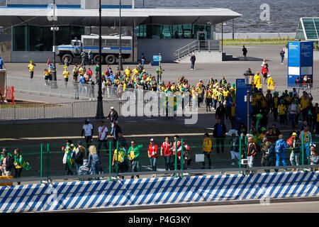 St Petersburg, Russia. 22nd June, 2018. Fans make their way to the stadium before the 2018 FIFA World Cup Group E match between Brazil and Costa Rica at Saint Petersburg Stadium on June 22nd 2018 in Saint Petersburg, Russia. (Photo by Daniel Chesterton/phcimages.com) Credit: PHC Images/Alamy Live News