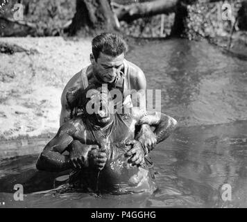 Original Film Title: SALAIRE DE LA PEUR, LE.  English Title: WAGES OF FEAR, THE.  Film Director: HENRI-GEORGES CLOUZOT.  Year: 1953.  Stars: YVES MONTAND; CHARLES VANEL. Credit: FILMSONOR/CICC/VERA-FONO ROMA / Album Stock Photo