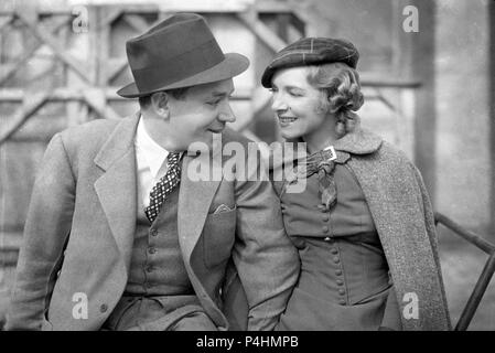 Original Film Title: WHAT EVERY WOMAN KNOWS.  English Title: WHAT EVERY WOMAN KNOWS.  Film Director: GREGORY LA CAVA.  Year: 1934.  Stars: HELEN HAYES; BRIAN AHERNE. Credit: M.G.M. / Album Stock Photo