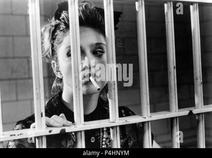 Original Film Title: DESPERATELY SEEKING SUSAN.  English Title: DESPERATELY SEEKING SUSAN.  Film Director: SUSAN SEIDELMAN.  Year: 1985.  Stars: MADONNA. Credit: ORION PICTURES / Album Stock Photo