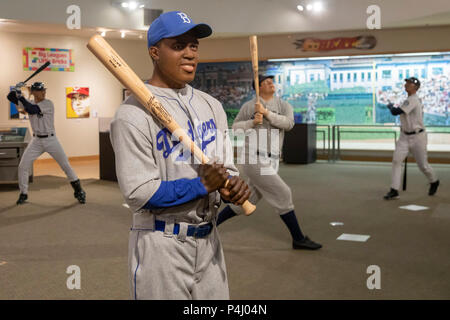 Jackie robinson at bat Black and White Stock Photos & Images - Alamy