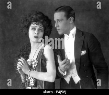 Original Film Title: CAMILLE.  English Title: CAMILLE.  Film Director: RAY C. SMALLWOOD.  Year: 1921.  Stars: ALLA NAZIMOVA; RUDOLPH VALENTINO. Credit: M.G.M. / Album Stock Photo