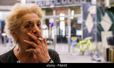 Original Film Title: EL BAR.  English Title: EL BAR.  Film Director: ALEX DE LA IGLESIA.  Year: 2017.  Stars: TERELE PAVEZ. Credit: EL BAR PROD/ATRESMEDIA CINE/NADIE ES PERFECTO/POKEEPSIE FILM / Album Stock Photo