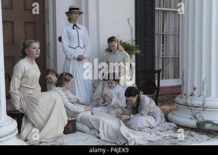 Original Film Title: THE BEGUILED.  English Title: THE BEGUILED.  Film Director: SOFIA COPPOLA.  Year: 2017.  Stars: NICOLE KIDMAN; KIRSTEN DUNST; ELLE FANNING. Credit: AMERICAN ZOETROPE / Album Stock Photo