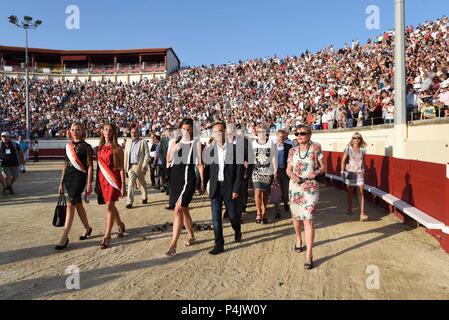 August 12 15 Beziers France Beziers Mayor Robert Menard C And His Wife Emmanuelle Duverger March During A Virgin Mary Procession From The Town Centre To The Bullfighting Arena The Town S