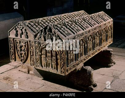 SEPULCRO DE ALFONSO VIII DE CASTILLA Y DE LEONOR DE PLANTAGENET - SIGLO XIII. Location: MONASTERIO DE LAS HUELGAS-INTERIOR, BURGOS, SPAIN. Stock Photo