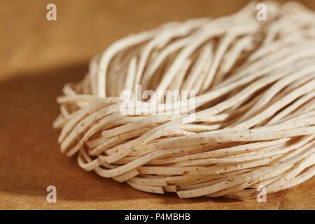 Dried wholewheat instant noodles (China) Stock Photo
