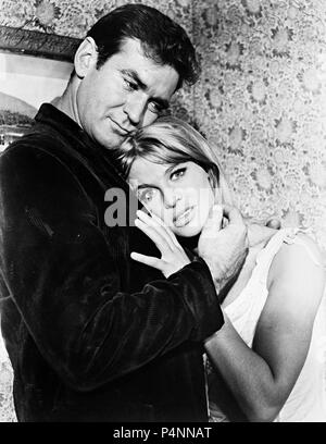 Original Film Title: YOUNG CASSIDY.  English Title: YOUNG CASSIDY.  Film Director: JACK CARDIFF.  Year: 1965.  Stars: JULIE CHRISTIE; ROD TAYLOR. Credit: M.G.M / Album Stock Photo