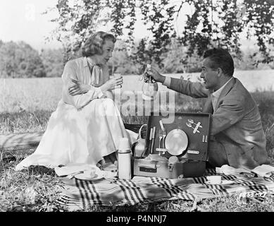 Original Film Title: INTERLUDE.  English Title: INTERLUDE.  Film Director: DOUGLAS SIRK.  Year: 1957.  Stars: ROSSANO BRAZZI; JUNE ALLYSON. Credit: UNIVERSAL PICTURES / Album Stock Photo