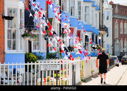 Weymouth, Dorset. 22nd June 2018. Weymouth is busy and the flags are out on the esplanade as B&Bs reap the rewards of the good weather Credit: stuart fretwell/Alamy Live News Stock Photo