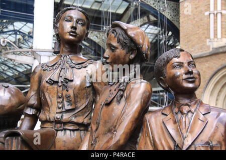 Frank Meisler's 'Kindertransport – The Arrival (2006)' stands outside Liverpool Street Train Station in central London, England, UK, PETER GRANT Stock Photo