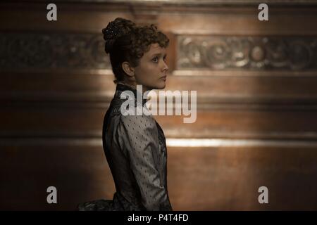 Original Film Title: THE LIMEHOUSE GOLEM.  English Title: THE LIMEHOUSE GOLEM.  Film Director: JUAN CARLOS MEDINA.  Year: 2016.  Stars: OLIVIA COOKE. Credit: NUMBER 9 FILMS LTD. / Album Stock Photo