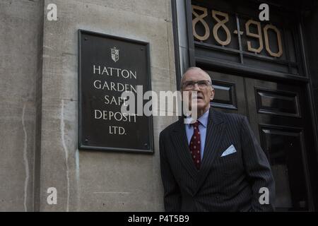 Original Film Title: THE HATTON GARDEN JOB.  English Title: THE HATTON GARDEN JOB.  Film Director: RONNIE THOMPSON.  Year: 2017.  Stars: DAVID CALDER. Credit: FICTION FILM / Album Stock Photo