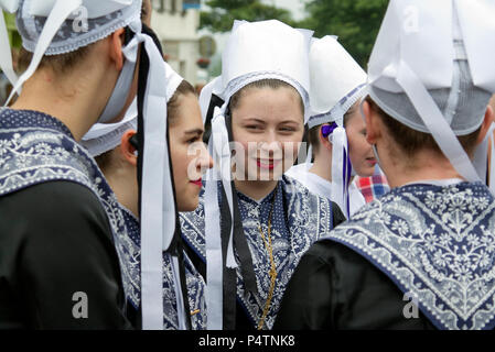 Dancers from Plougastel-Daoulas wearing the traditional costume . Plougastel Daoulas.Finistère. Brittany. France Stock Photo