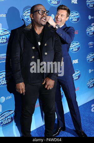 Randy Jackson and Ryan Seacrest arriving at the American Idol Premiere Event at the Royce Hall in Los Angeles.Randy Jackson 23  Event in Hollywood Life - California, Red Carpet Event, USA, Film Industry, Celebrities, Photography, Bestof, Arts Culture and Entertainment, Topix Celebrities fashion, Best of, Hollywood Life, Event in Hollywood Life - California, Red Carpet and backstage, movie celebrities, TV celebrities, Music celebrities, Topix, actors from the same movie, cast and co star together.  inquiry tsuni@Gamma-USA.com, Credit Tsuni / USA, 2013 - Group, TV and movie cast Stock Photo