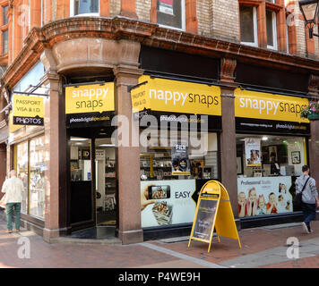 Reading, United Kingdom - June 22 2018:   The store front of Snappy Snaps on Friar Street Stock Photo