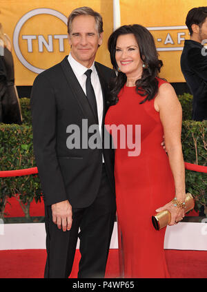 Scott Bakula and wife Chelsea Field arriving at the 20th SAG Awards 2014 at the Shrine Auditorium in Los Angeles.Scott Bakula and wife Chelsea Field ------------- Red Carpet Event, Vertical, USA, Film Industry, Celebrities,  Photography, Bestof, Arts Culture and Entertainment, Topix Celebrities fashion /  Vertical, Best of, Event in Hollywood Life - California,  Red Carpet and backstage, USA, Film Industry, Celebrities,  movie celebrities, TV celebrities, Music celebrities, Photography, Bestof, Arts Culture and Entertainment,  Topix, vertical,  family from from the year , 2014, inquiry tsuni@G Stock Photo