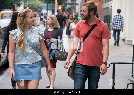 Original Film Title: I FEEL PRETTY.  English Title: I FEEL PRETTY.  Film Director: ABBY KOHN; MARC SILVERSTEIN.  Year: 2018.  Stars: AMY SCHUMER; RORY SCOVEL. Credit: VOLTAGE PICTURES / Album Stock Photo