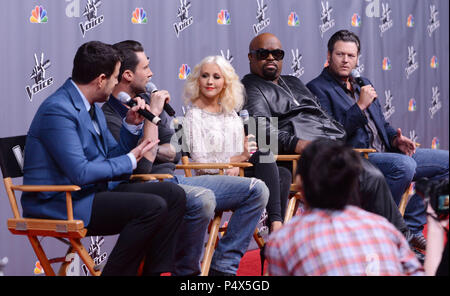 Carson Daly, Adam Levine, CeeLo Green, Christina Aguilera, Blake Shelton at The VOICE Season 5 on the NBC Stage in Los Angeles.Carson Daly, Adam Levine, CeeLo Green, Christina Aguilera, Blake Shelton 113  Event in Hollywood Life - California, Red Carpet Event, USA, Film Industry, Celebrities, Photography, Bestof, Arts Culture and Entertainment, Topix Celebrities fashion, Best of, Hollywood Life, Event in Hollywood Life - California, Red Carpet and backstage, ,Arts Culture and Entertainment, Photography,    inquiry tsuni@Gamma-USA.com ,  Music celebrities, Musician, Music Group, 2013 Stock Photo