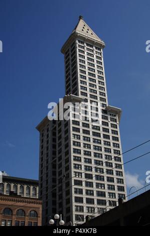 ESTADOS UNIDOS. SEATTLE. Vista de la TORRE SMITH (1914), el rascacielos más antiguo de la ciudad. Situado en la Plaza Pioneer (centro ciudad). Estado de Washington. Stock Photo