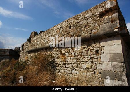 Medieval castle, built by the Arabs and rebuilt by King Dinis (13th century).  Alto de Santa Maria. Tavira. Algarve. Portugal. Stock Photo