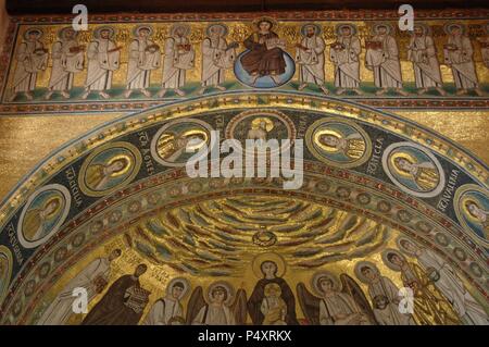BYZANTINE ART. CROATIA. Euphrasian Basilica. Byzantine church built in the sixth century. World Heritage Site by UNESCO in 1997. Mosaic with Christ and the twelve Apostles and Virgin and Child flanked by angels. POREC. Istrian Peninsula. Stock Photo