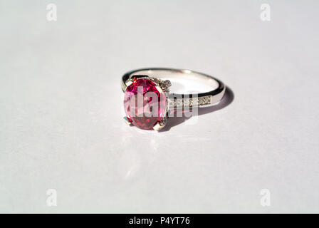 Spinel hot sale stone ring