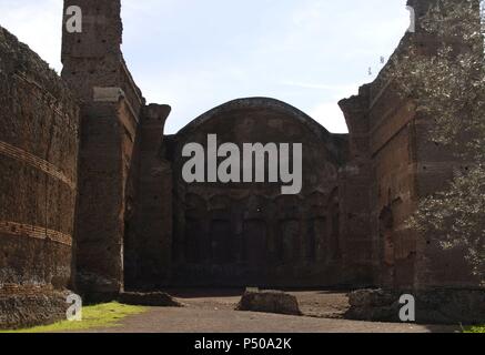 Italy. Hadrian's Villa. Imperial Villa built by Emperor Hadrian (76-138). 2nd century. Hall of Philosophers. Tivoli. Stock Photo