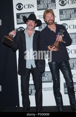 Entertainer of the Year winners Brooks & Dunn at The 37th Annual Academy of Country Music Awards held at the Universal Ampitheatre in Los Angeles, Ca., May 22, 2002.            -            Brooke&Dunn 04.jpgBrooke&Dunn 04  Event in Hollywood Life - California, Red Carpet Event, USA, Film Industry, Celebrities, Photography, Bestof, Arts Culture and Entertainment, Topix Celebrities fashion, Best of, Hollywood Life, Event in Hollywood Life - California,  backstage trophy, Awards show, movie celebrities, TV celebrities, Music celebrities, Topix, Bestof, Arts Culture and Entertainment, Photography Stock Photo