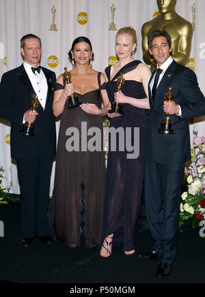 Chris Cooper, Catherine Zeta-Jones, Nicole Kidman and Adrien Brody  backstage at the '75th Annual Oscars 2003' at the Kodak Theatre in Los Angeles. March 23, 2003.          -            Cooper Zeta Kidman Brody037.jpgCooper Zeta Kidman Brody037  Event in Hollywood Life - California, Red Carpet Event, USA, Film Industry, Celebrities, Photography, Bestof, Arts Culture and Entertainment, Topix Celebrities fashion, Best of, Hollywood Life, Event in Hollywood Life - California,  backstage trophy, Awards show, movie celebrities, TV celebrities, Music celebrities, Topix, Bestof, Arts Culture and Ente Stock Photo