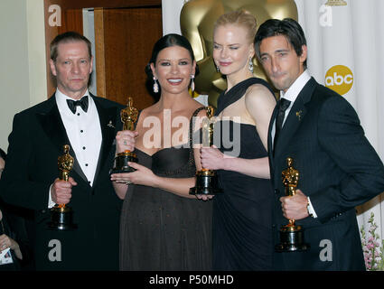 Chris Cooper, Catherine Zeta-Jones, Nicole Kidman and Adrien Brody  backstage at the '75th Annual Oscars 2003' at the Kodak Theatre in Los Angeles. March 23, 2003.          -            Cooper Zeta Kidman Brody81.jpgCooper Zeta Kidman Brody81  Event in Hollywood Life - California, Red Carpet Event, USA, Film Industry, Celebrities, Photography, Bestof, Arts Culture and Entertainment, Topix Celebrities fashion, Best of, Hollywood Life, Event in Hollywood Life - California,  backstage trophy, Awards show, movie celebrities, TV celebrities, Music celebrities, Topix, Bestof, Arts Culture and Entert Stock Photo