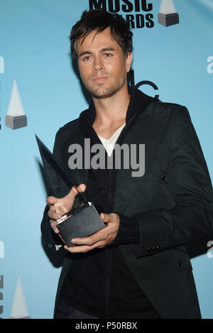 Enrique Iglesia - 2008 American Music Awards AMA at the Nokia Theatre in Los Angeles.          -            IglesiasEnrique 13.jpgIglesiasEnrique 13  Event in Hollywood Life - California, Red Carpet Event, USA, Film Industry, Celebrities, Photography, Bestof, Arts Culture and Entertainment, Topix Celebrities fashion, Best of, Hollywood Life, Event in Hollywood Life - California,  backstage trophy, Awards show, movie celebrities, TV celebrities, Music celebrities, Topix, Bestof, Arts Culture and Entertainment, Photography,    inquiry tsuni@Gamma-USA.com , Credit Tsuni / USA, 2000-2001-2002-2003