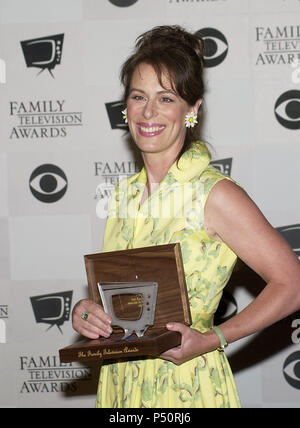 Jane Kaczmarek - Malcolm in th Middle  - received the best actress awards at the 3rd Annual Family Television Awards at the Beverly Hilton in Los Angeles.  August 2, 2001   © Tsuni          -            Jane Kaczmarek Malcolm..04.jpgJane Kaczmarek Malcolm..04  Event in Hollywood Life - California, Red Carpet Event, USA, Film Industry, Celebrities, Photography, Bestof, Arts Culture and Entertainment, Topix Celebrities fashion, Best of, Hollywood Life, Event in Hollywood Life - California,  backstage trophy, Awards show, movie celebrities, TV celebrities, Music celebrities, Topix, Bestof, Arts C Stock Photo