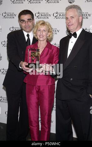 Karen Murphy - prod.  Eugene Levy and Christopher Guest  backstage at The 15th Annual American Comedy Awards held at Universal Studios, Los Angeles, CA. Sunday, April 22, 2001. The show will be airing on Comedy Central on Wednesday, April 25th 8 P.M. (ET/PT)  © Tsuni          -            MurphyKaren Guest Levy03.jpgMurphyKaren Guest Levy03  Event in Hollywood Life - California, Red Carpet Event, USA, Film Industry, Celebrities, Photography, Bestof, Arts Culture and Entertainment, Topix Celebrities fashion, Best of, Hollywood Life, Event in Hollywood Life - California,  backstage trophy, Award Stock Photo