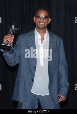 Will Smith in  the press Room at the 2nd Annual BET Awards at the Kodak Theatre in Los Angeles. June 25, 2002.           -            SmithWill trophy10.jpgSmithWill trophy10  Event in Hollywood Life - California, Red Carpet Event, USA, Film Industry, Celebrities, Photography, Bestof, Arts Culture and Entertainment, Topix Celebrities fashion, Best of, Hollywood Life, Event in Hollywood Life - California,  backstage trophy, Awards show, movie celebrities, TV celebrities, Music celebrities, Topix, Bestof, Arts Culture and Entertainment, Photography,    inquiry tsuni@Gamma-USA.com , Credit Tsuni  Stock Photo