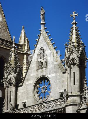 Spain. Leon. Santa Mari a de Leo n Cathedral, also called The House of Light or the Pulchra Leonina. Gothic style. 13th century. Built by master architect Enrique. Main facade. Detail. Stock Photo